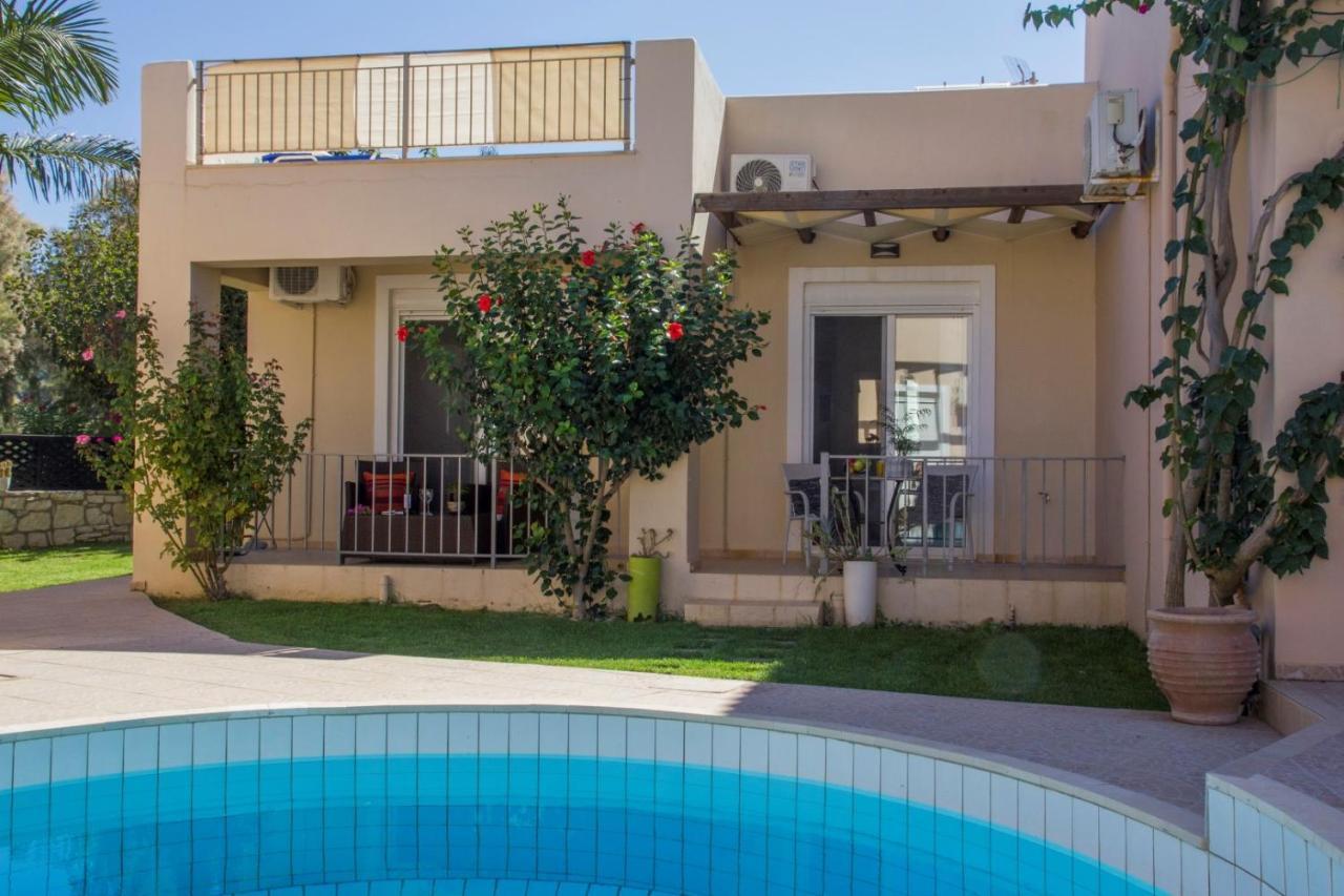 Villa Nopigia Homeleader ภายนอก รูปภาพ